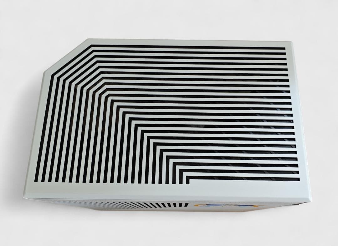 PCケース(自作PC用) HYTE Y60 OURO KRONII EDITION