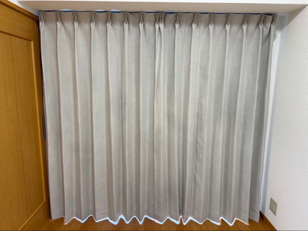 ナフコ　カーテン