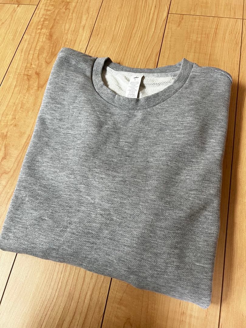新品未使用　Alo Yoga スウェット　グレー M