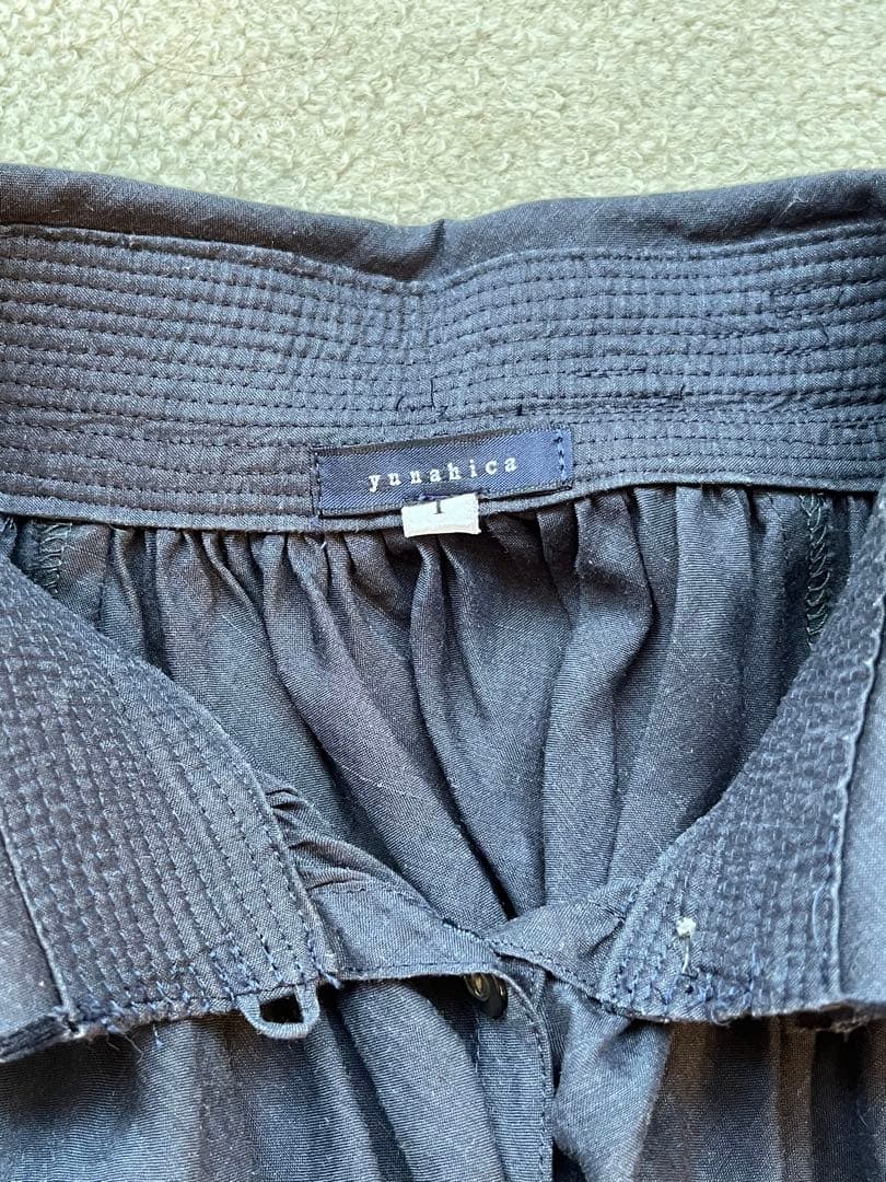 yunahicaユナヒカ　麻ギャザーブラウス　ネイビー紺　黒田知永子