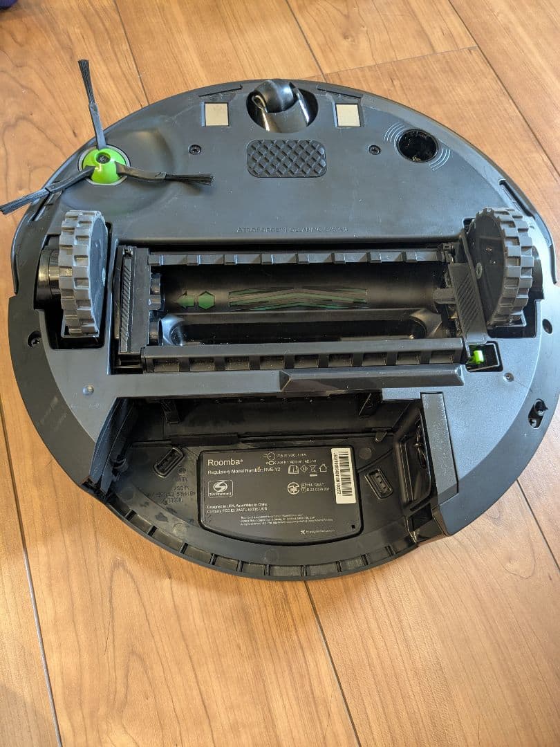 ヤマ　ロボット掃除機 本体　ルンバj5+　箱無し