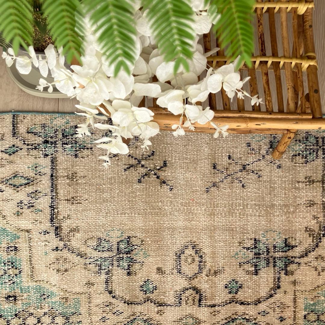 スカイブルー✳︎53×108✳︎額縁Design アイボリー　トルコヴィンテージラグ