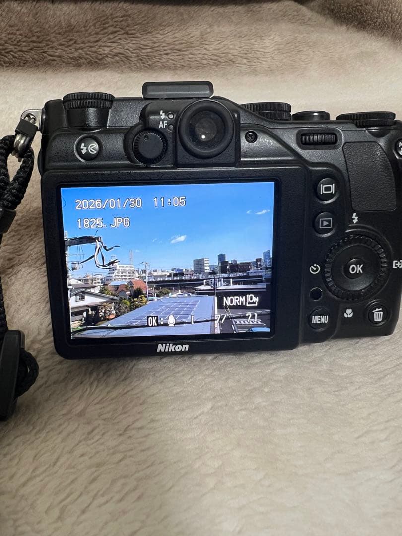 Nikon coolpix P7000 コンパクトデジタルカメラ