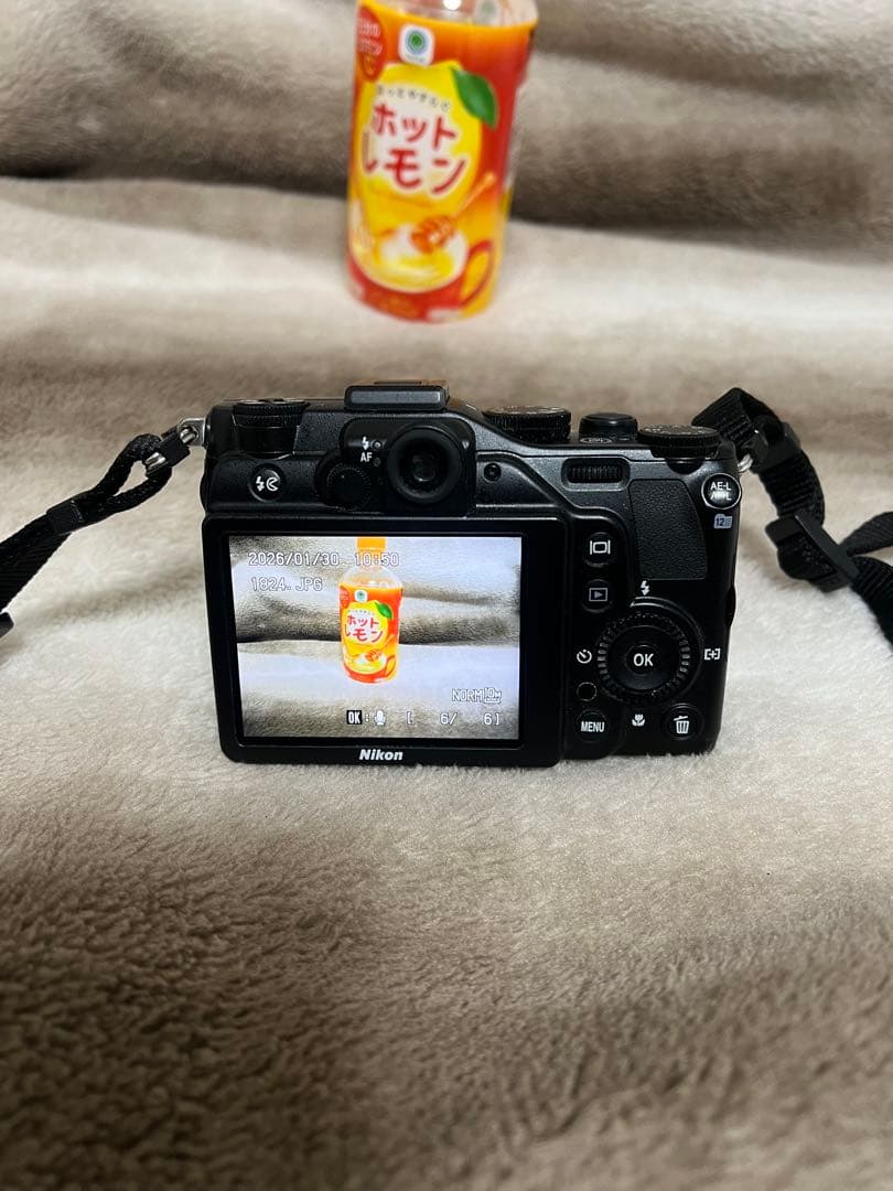 Nikon coolpix P7000 コンパクトデジタルカメラ