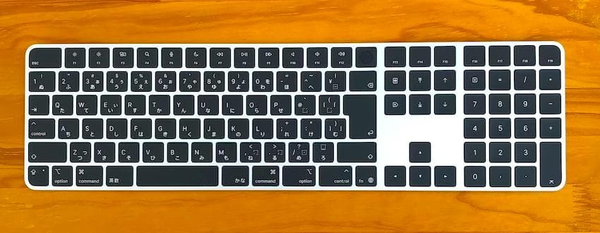 ほぼ新品｜USB-C｜Touch ID｜Magic Keyboard｜APPLE