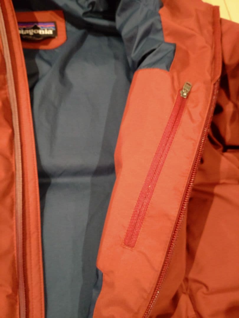 あいう様patagonia フード付きダウンジャケット S バーガンディ色