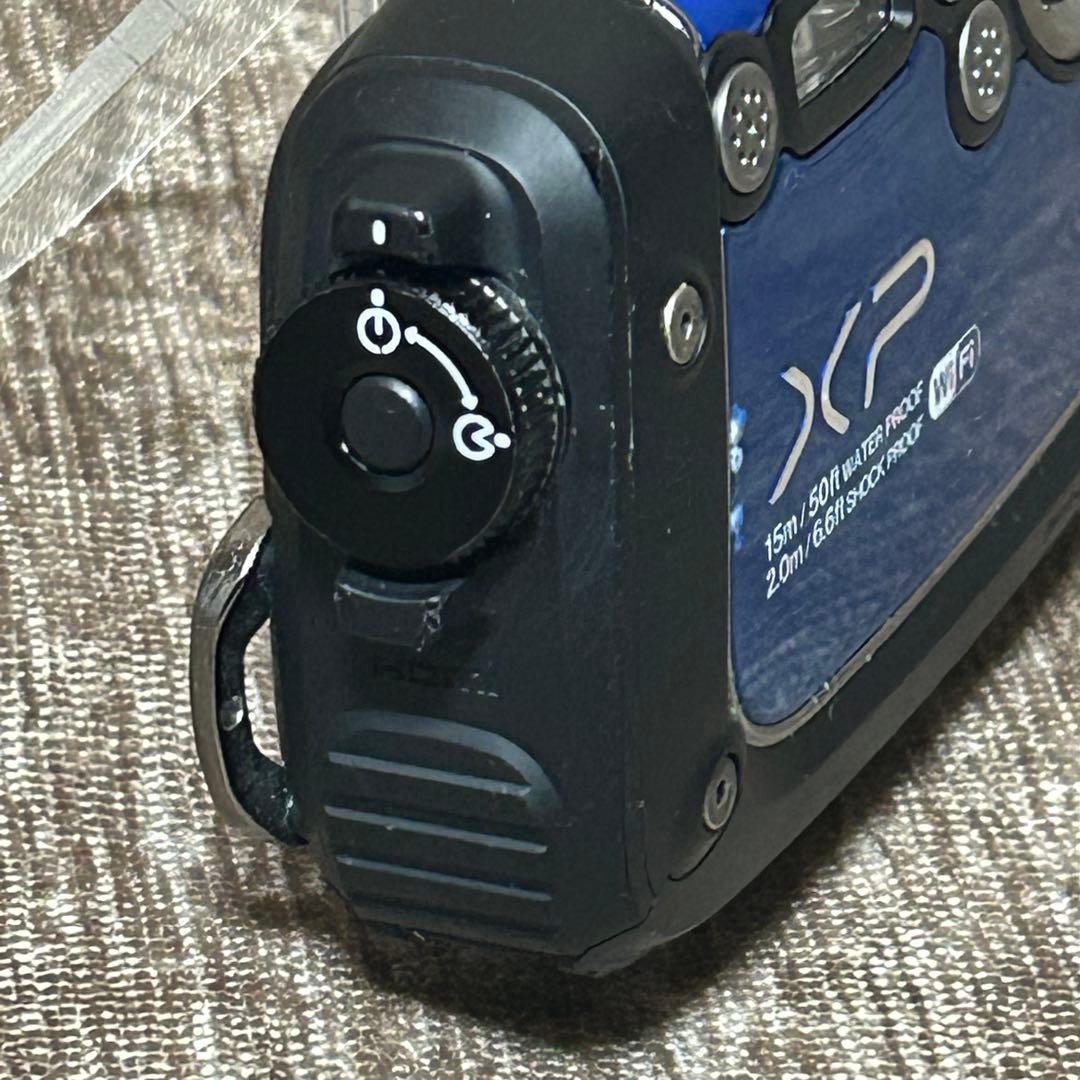 動作品　FUJIFILM FinePix XP200 ブルー コンデジ　防水防塵