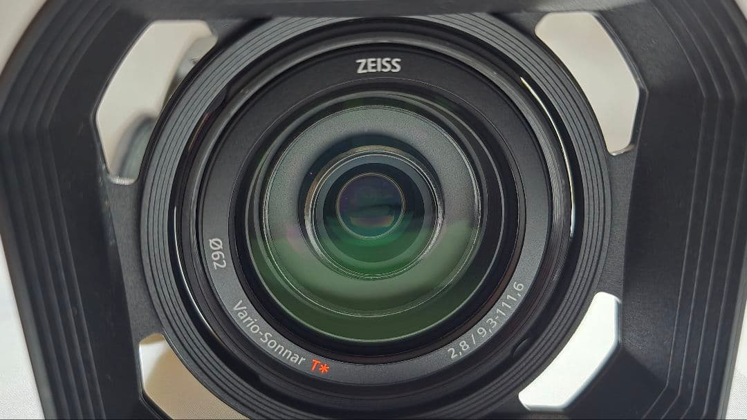 ビデオカメラ SONY FDR-AX700