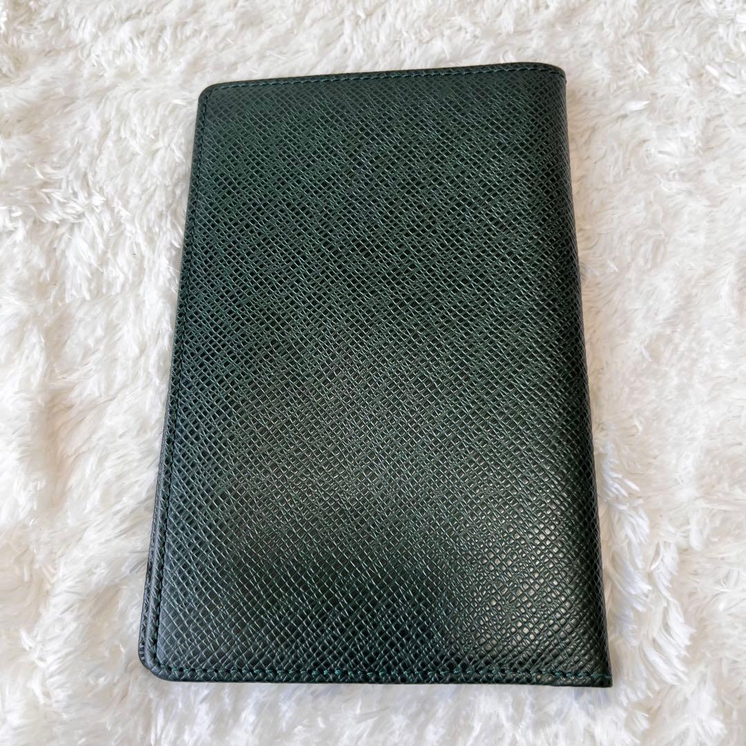 【希少品】ルイヴィトン タイガ エピセア 二つ折り財布 パスポートケース