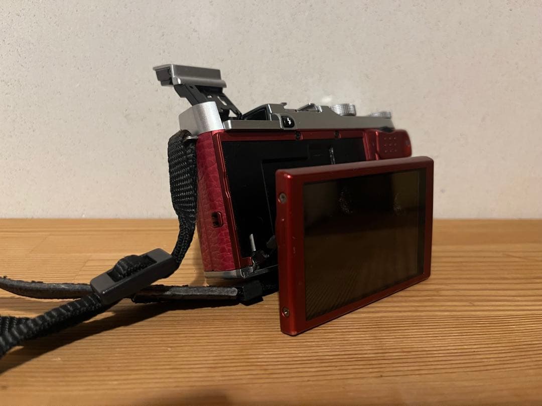 Fujifilm XA1 ミラーレスカメラ レッド