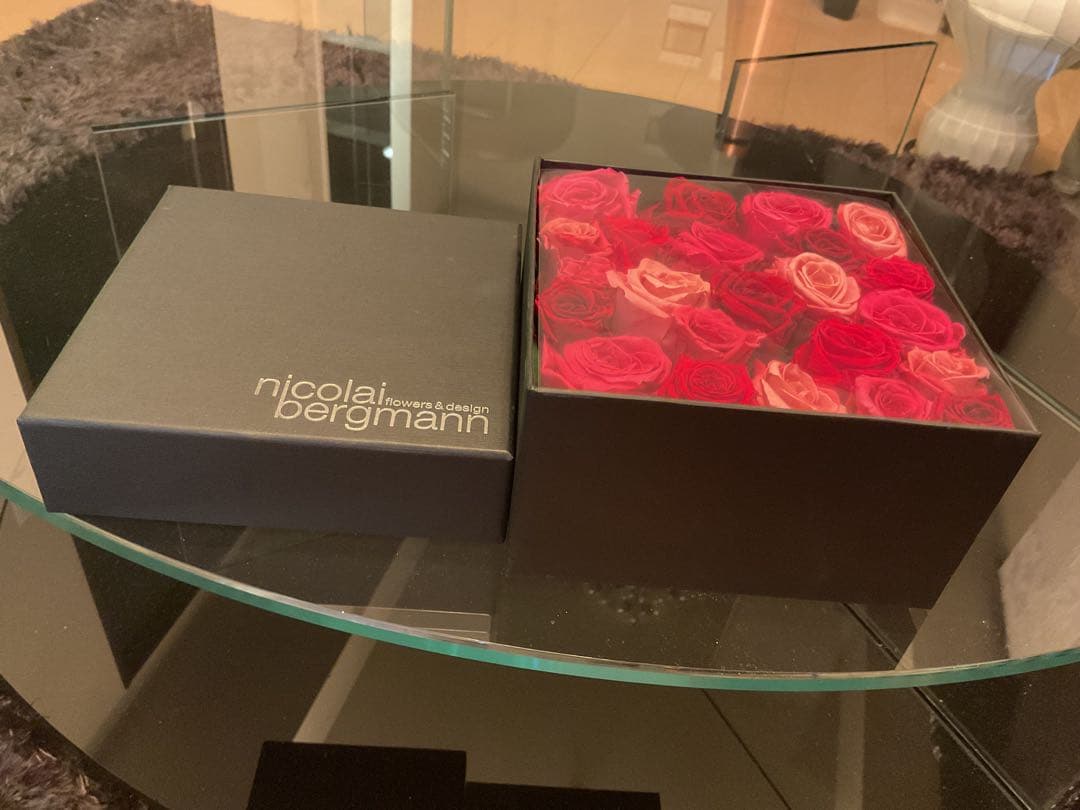 美品　大きいサイズ　ニコライバーグマン プリザーブドフラワー レッドローズ　薔薇