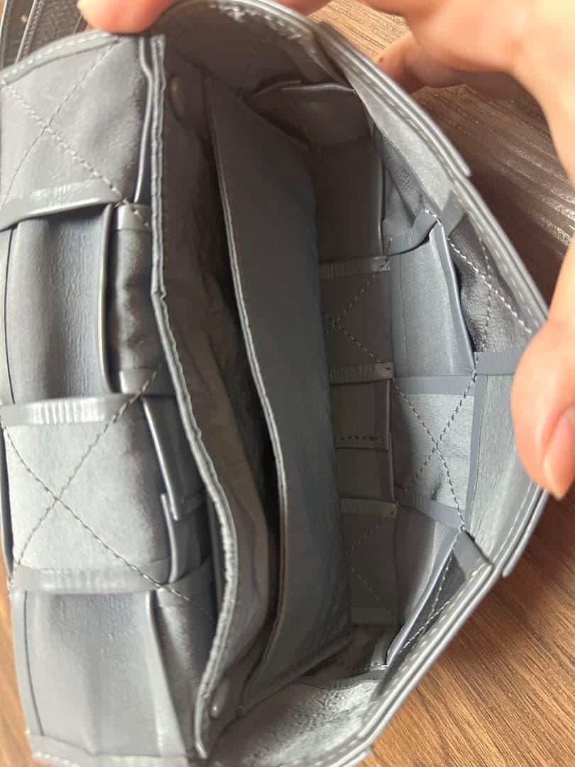 BOTTEGA VENETA グレー ボディバッグ