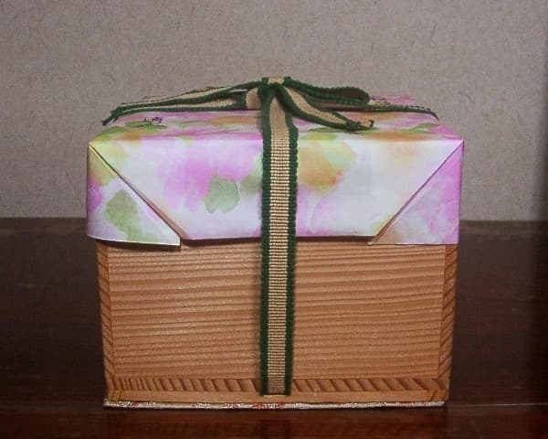 京焼・清水焼　作者不明　清窯：銘　古伊羅保　茶碗　無傷　共箱　古物。