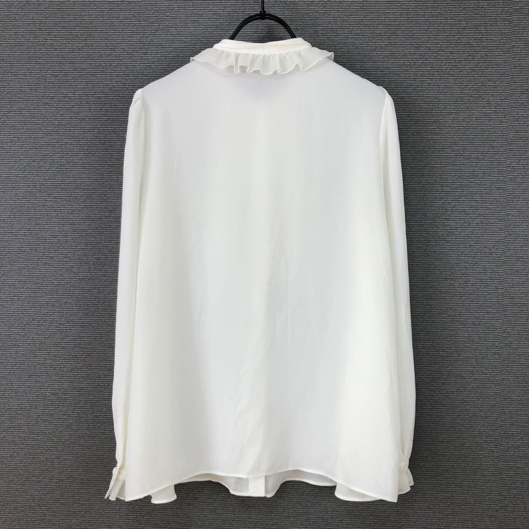 LOULOU WILLOUGHBY ヨーリューフリルタイブラウス オフホワイト