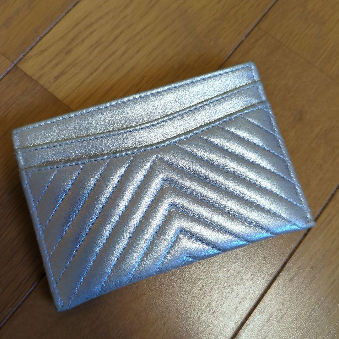 CHANEL シルバー キルティング 名刺入れ　定期入れ　パスケース