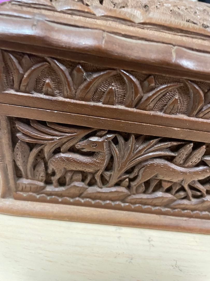 ヤギ　インド　アニマル　カシミール　伝統工芸品　ウォルナット　木製彫刻　ボックス