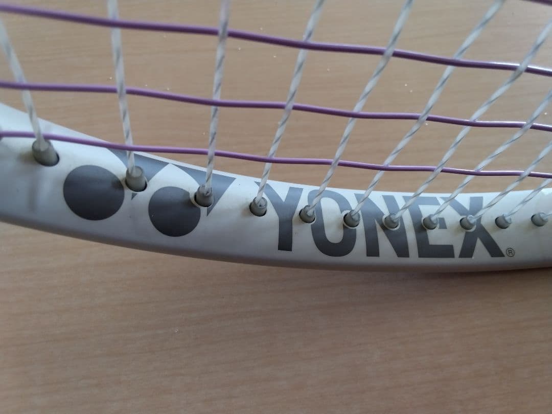 YONEX 　Vコア100 (グリップ２)