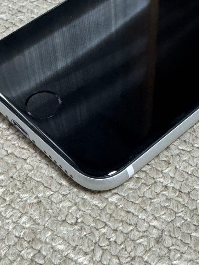 iPhone SE(第2世代) SIMフリー　64GB 白