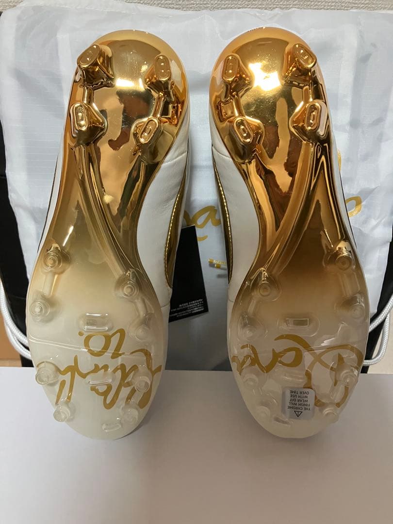 Ronaldinho × Nike Tiempo Legend 26cm