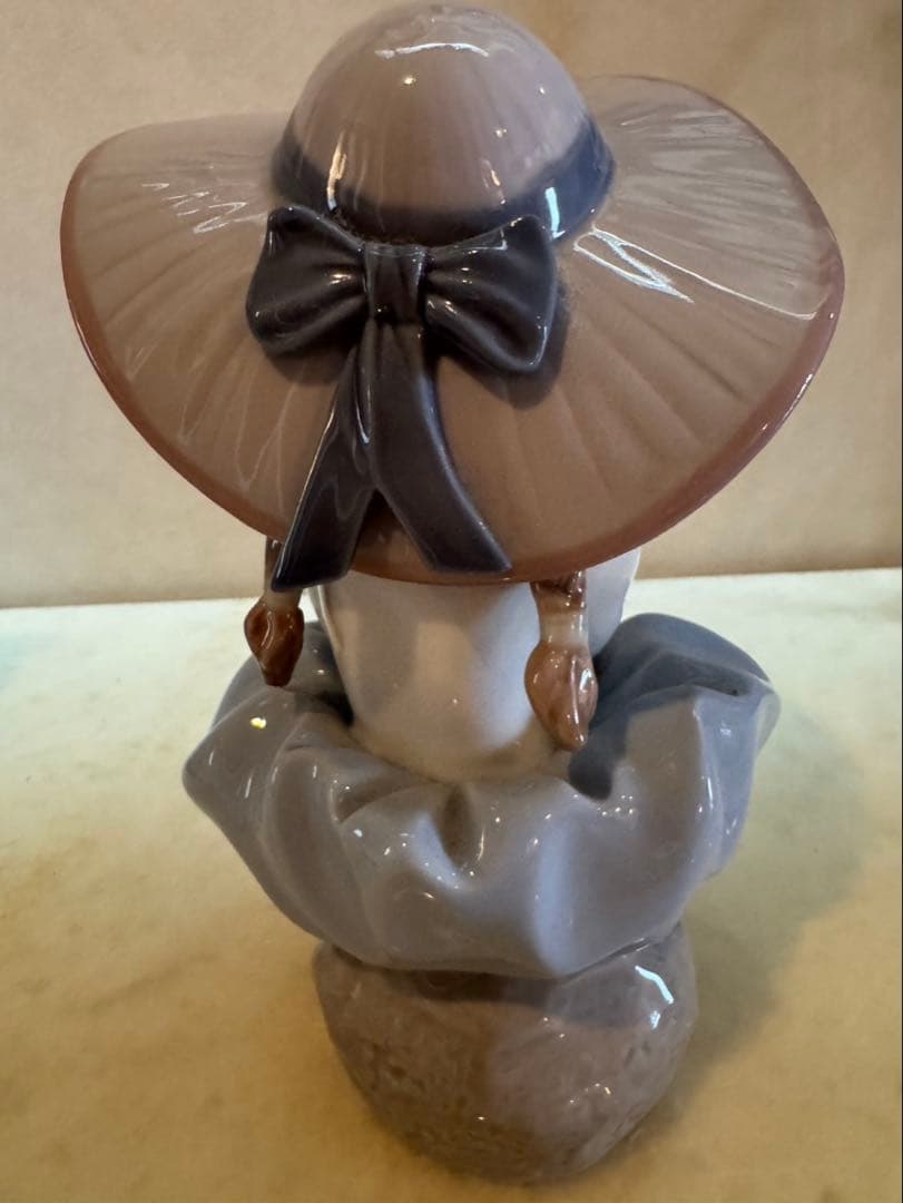 LLADRO リアドロ　5862 花の香りにつつまれて