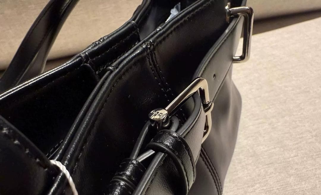 美品 OSOI SHOULDER BROCLE バッグ