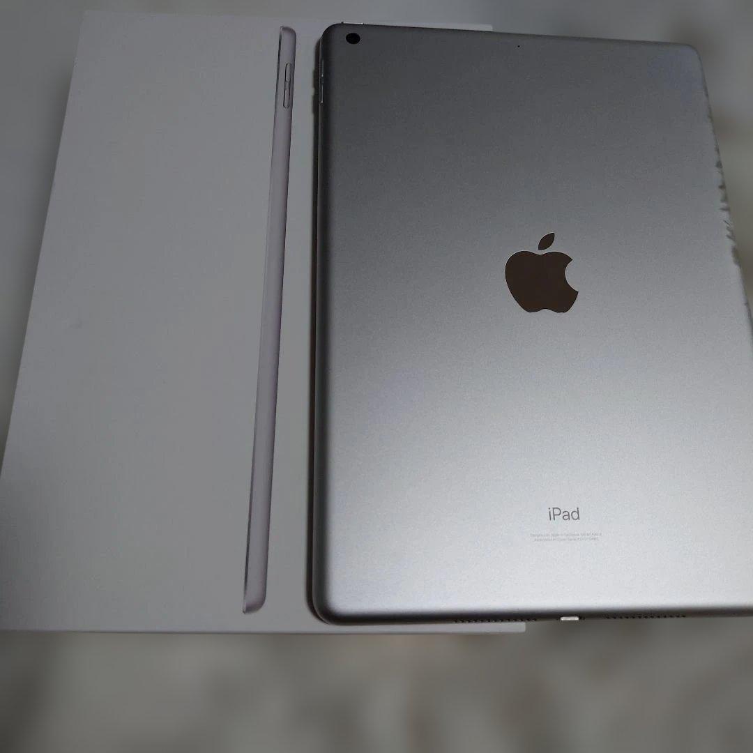 Apple iPad シルバー 本体9世代　WiFiモデル　画面キズ無し！！