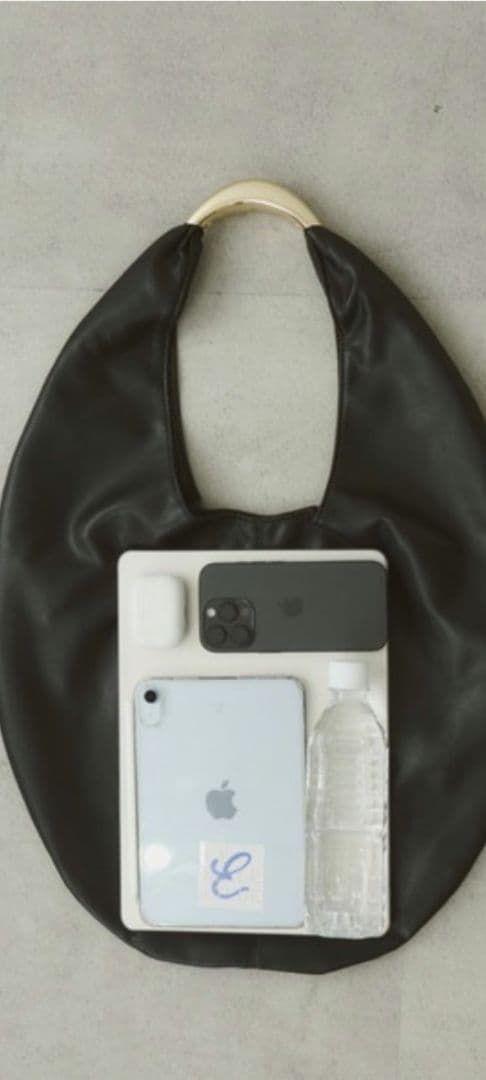 新品未使用LE VERNIS Sculpture bag M ブラック