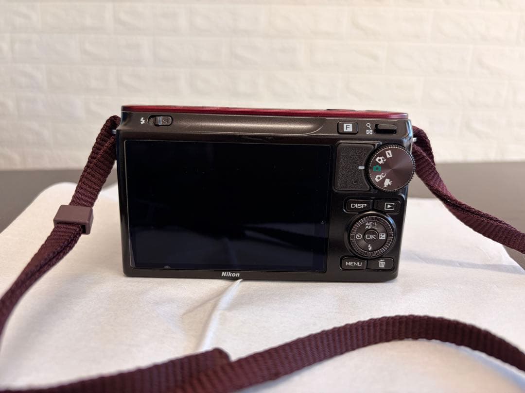 Nikon1 J2 ミラーレスカメラ レッド 10-30mmレンズ付き