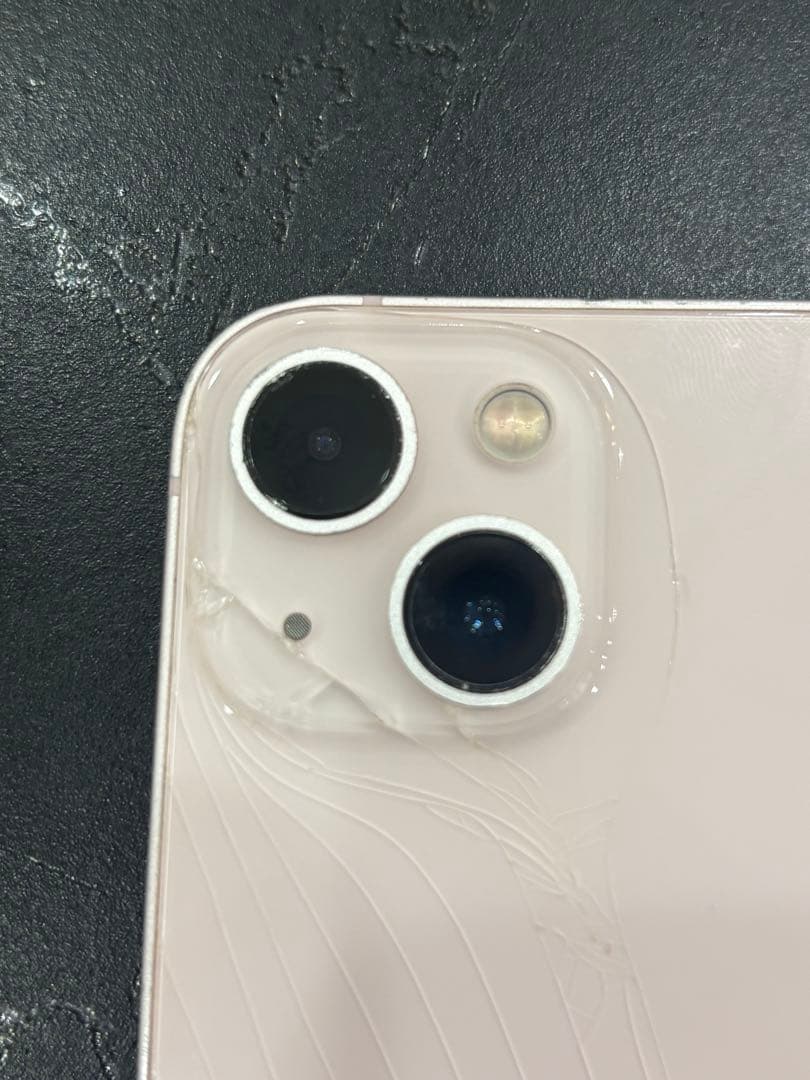 Apple iPhone 13 ピンク 128GB 本体　背面ひび割れ