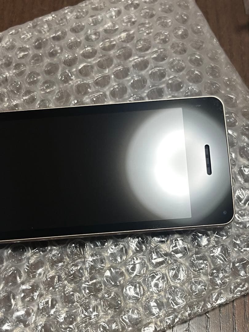 SoftBankかんたん携帯11ゴールドA207SH 充電器付