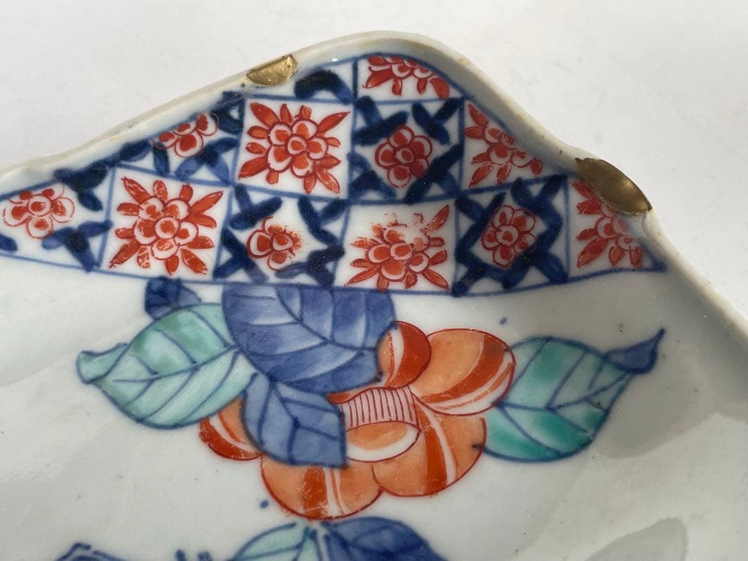 骨董　アンティーク　古伊万里　鍋島　色絵　椿図　変形皿　角皿　小皿