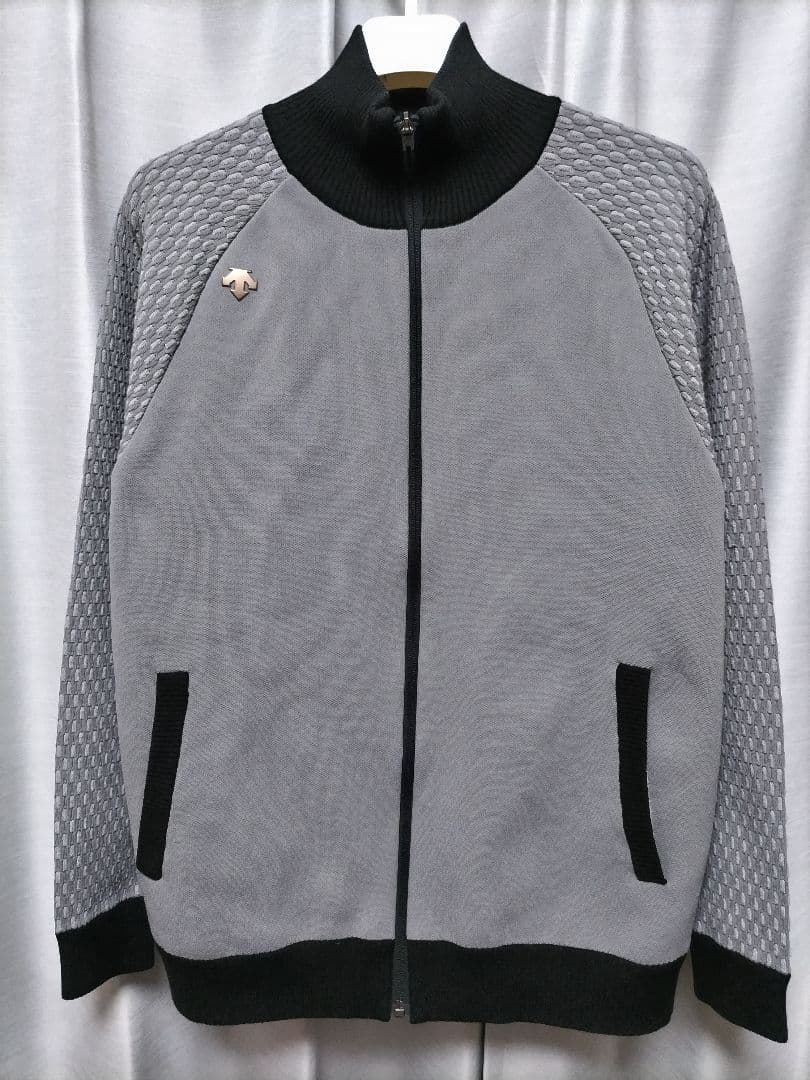 デサントゴルフ　スマートパディング　ニットジャケット　中綿ジャケット　グレー