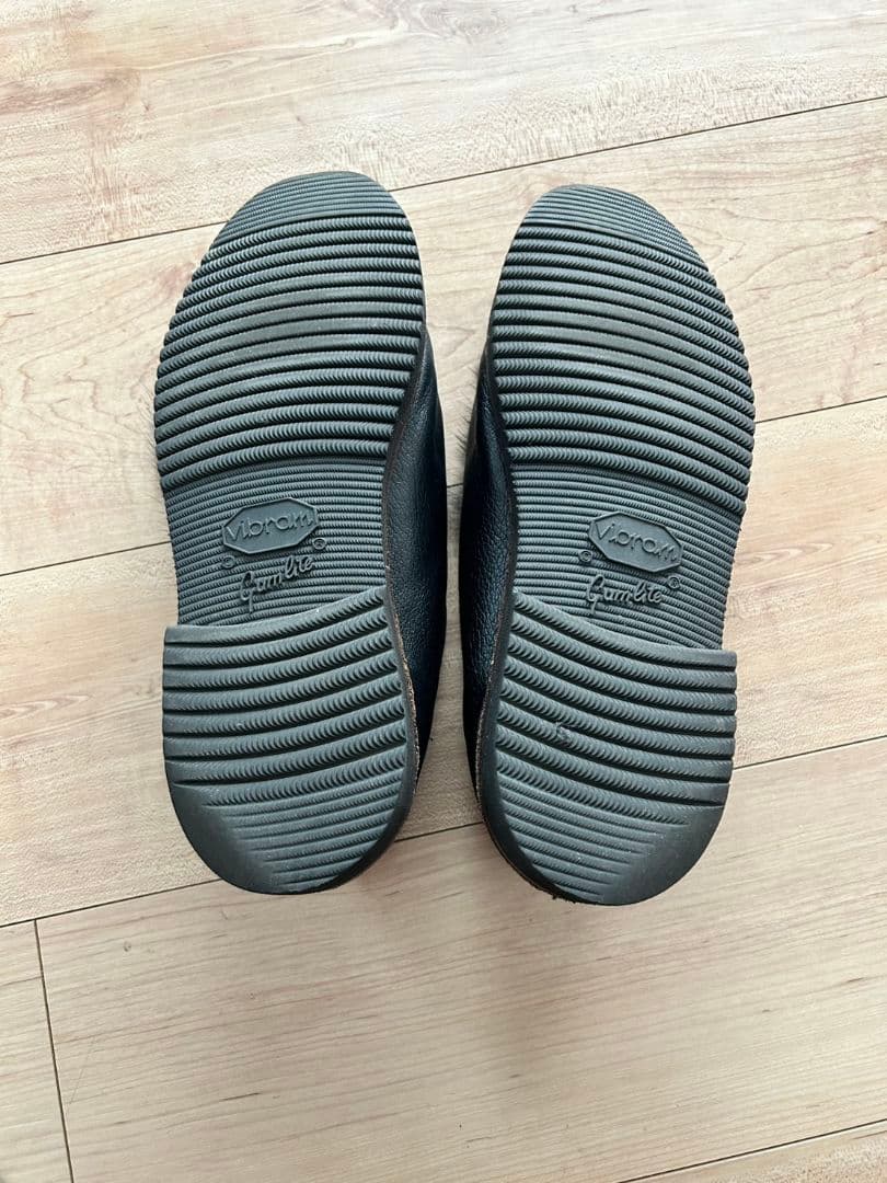 SOLVIERE MANOLETTE　ブラック フリンジ付き