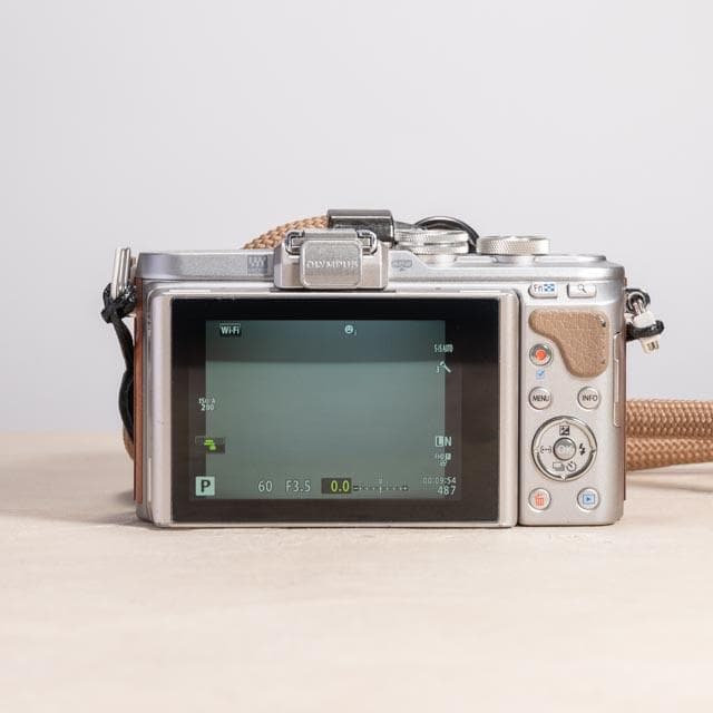 OLYMPUS PEN E-PL8 レンズキット スマホ転送OK