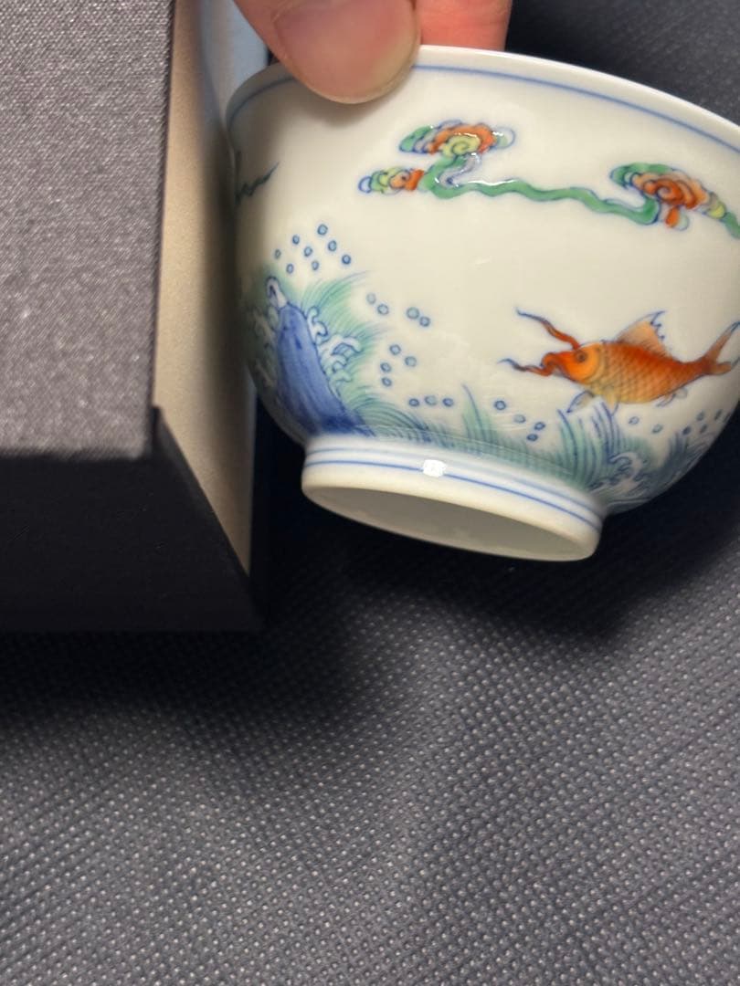 中国清時代　闘彩　海水魚文茶碗 盃 豆彩 鬥彩 大清雍正年製在銘 官窯
