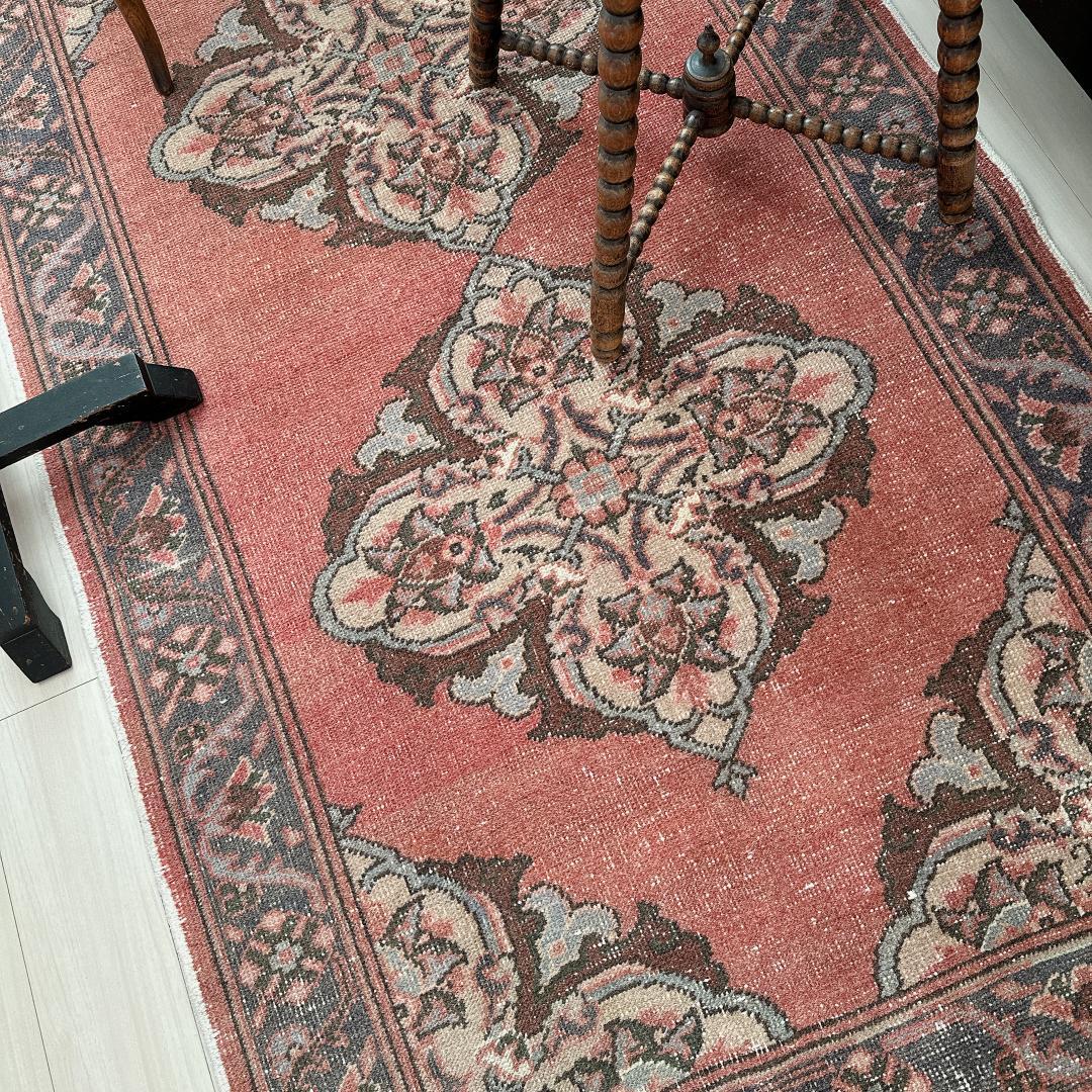 トルコ ヴィンテージラグ A4 レア ローズピンク グレージュ ブルー グレー
