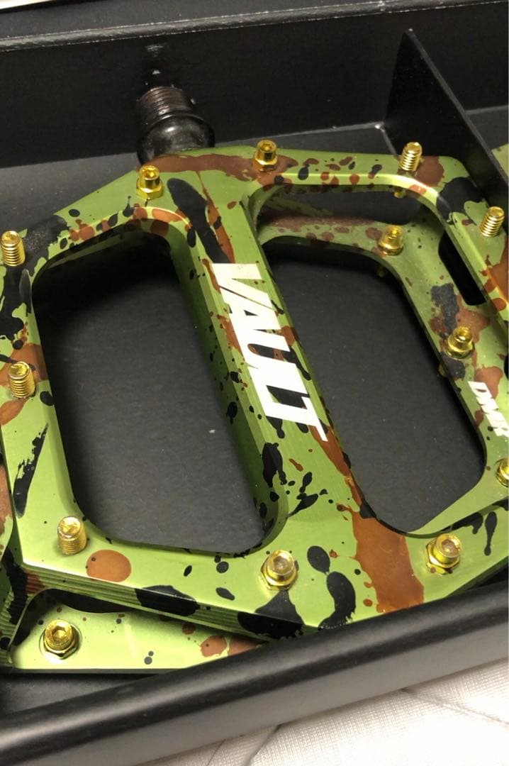 DMR BIKES VAULT V2 liquid camo green ペダル