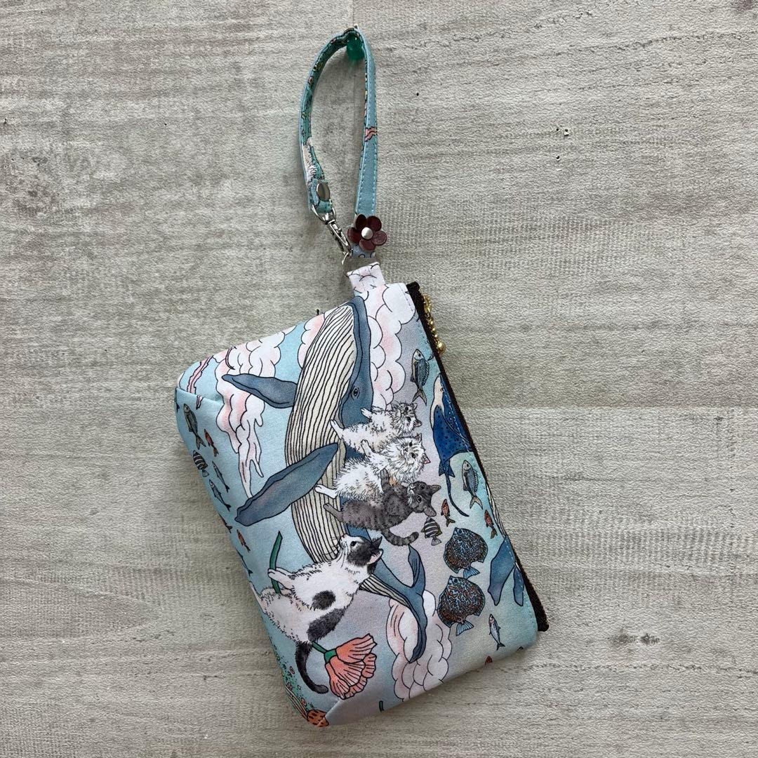 おとぎの国の猫と仲間たちハンドメイド　ショルダーバック＆18㎝ポーチセット