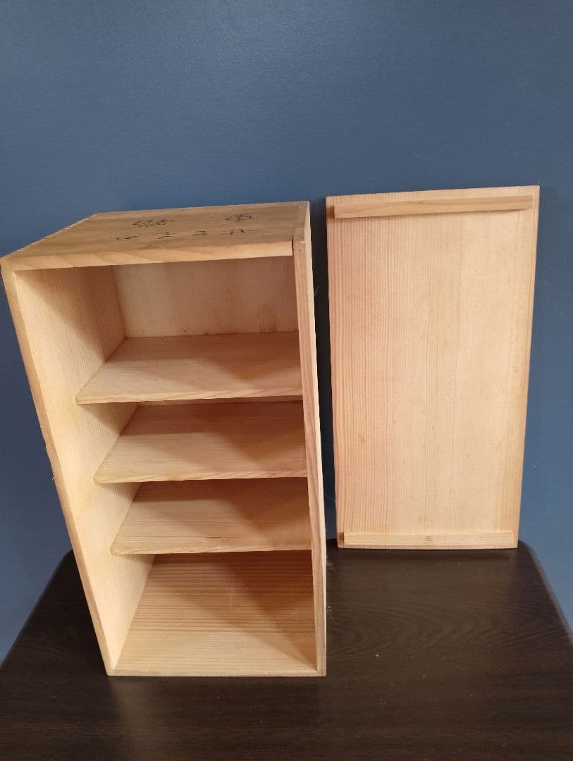 瀬戸焼 古染付写し 松竹梅 陶製四段重箱 木箱付（未使用品）