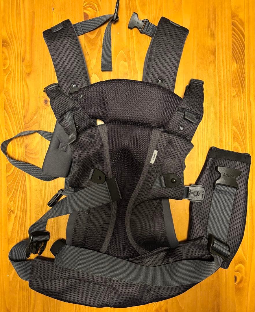 Aprica アップリカ　抱っこ紐 ラクリス　ダークグレー！