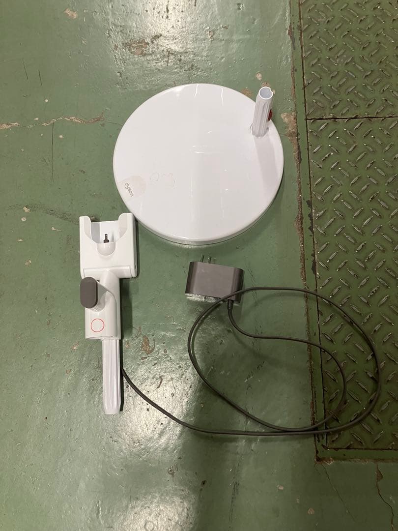 ま*♪様 SV33 充電式コードレスクリーナー　Dyson Micro ジャンク