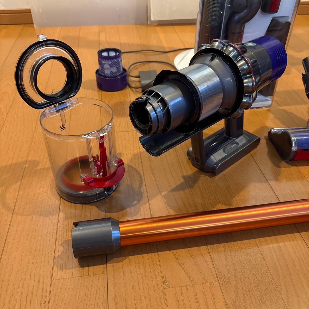 ダイソンV10 SV12 美品！　スタンドセット　NO.2 分解洗浄済み