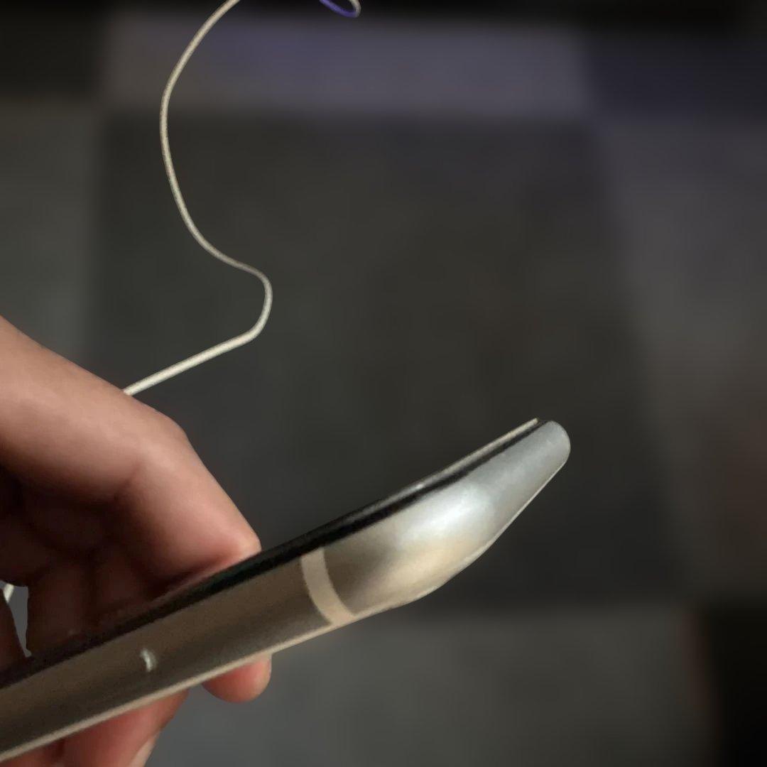 iPhone SE2 第2世代　ホワイト128GB 美品SIMロック解除済み