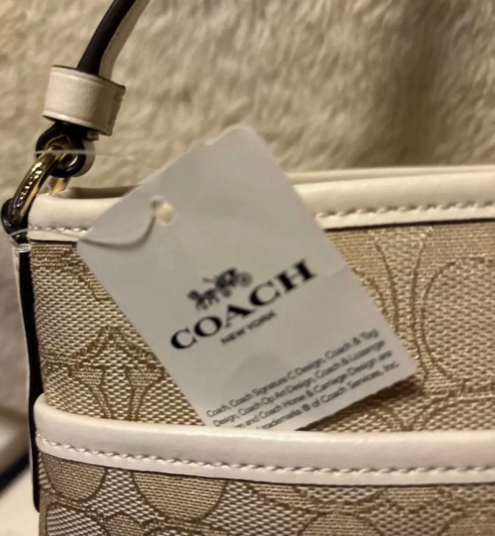 COACH ベージュ ショルダーバッグ　新品　再値下げ