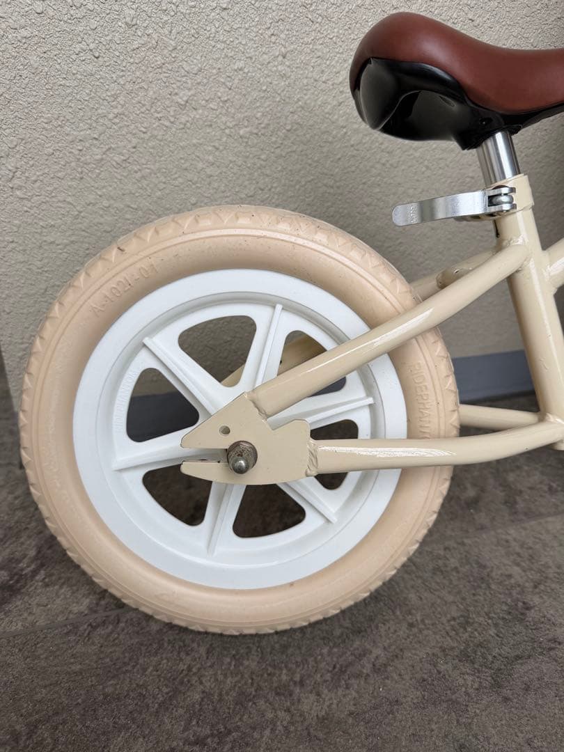 バランスバイク クリーム