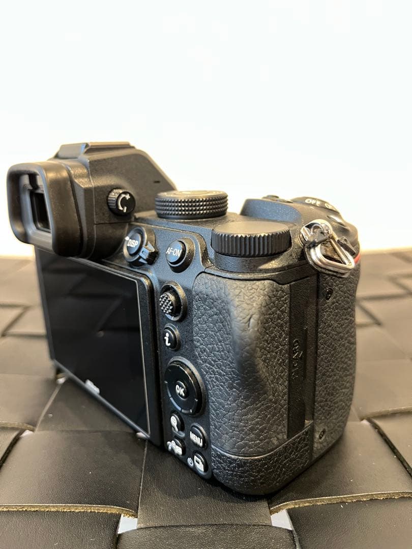【美品】Nikon Z5 ボディ ニコン ミラーレスカメラ