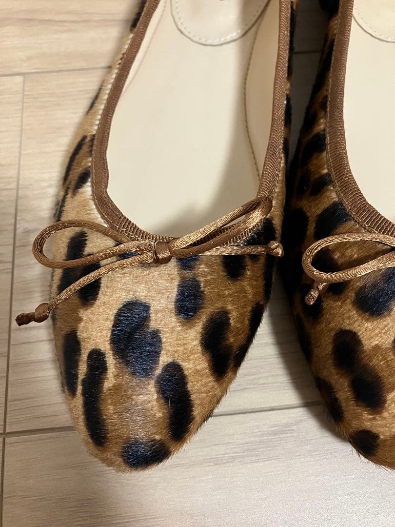 新品未使用　ファビオルスコーニ　ヒョウ柄フラットシューズ　38 リボン付き