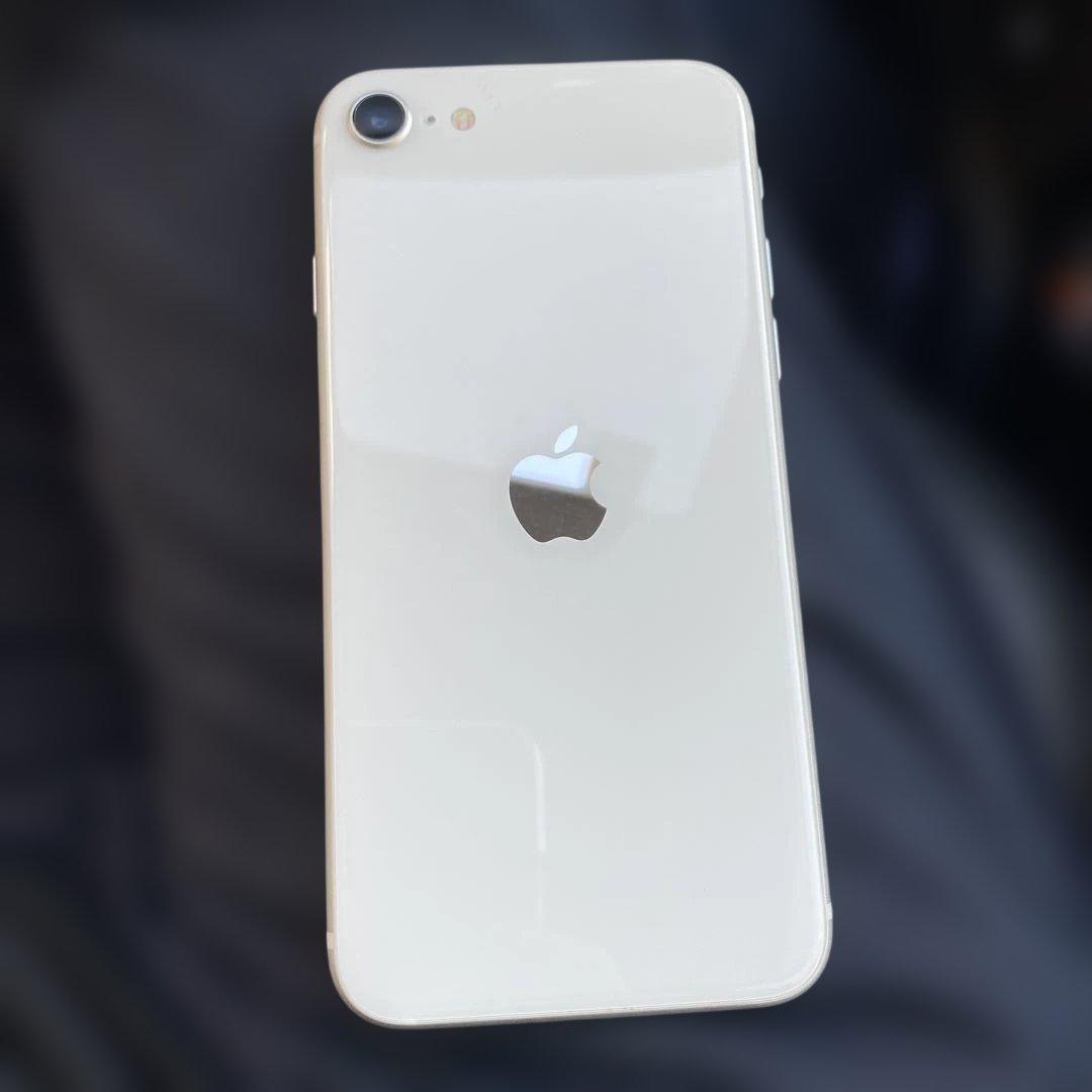 Apple iPhone SE 第二世代　ホワイト 本体