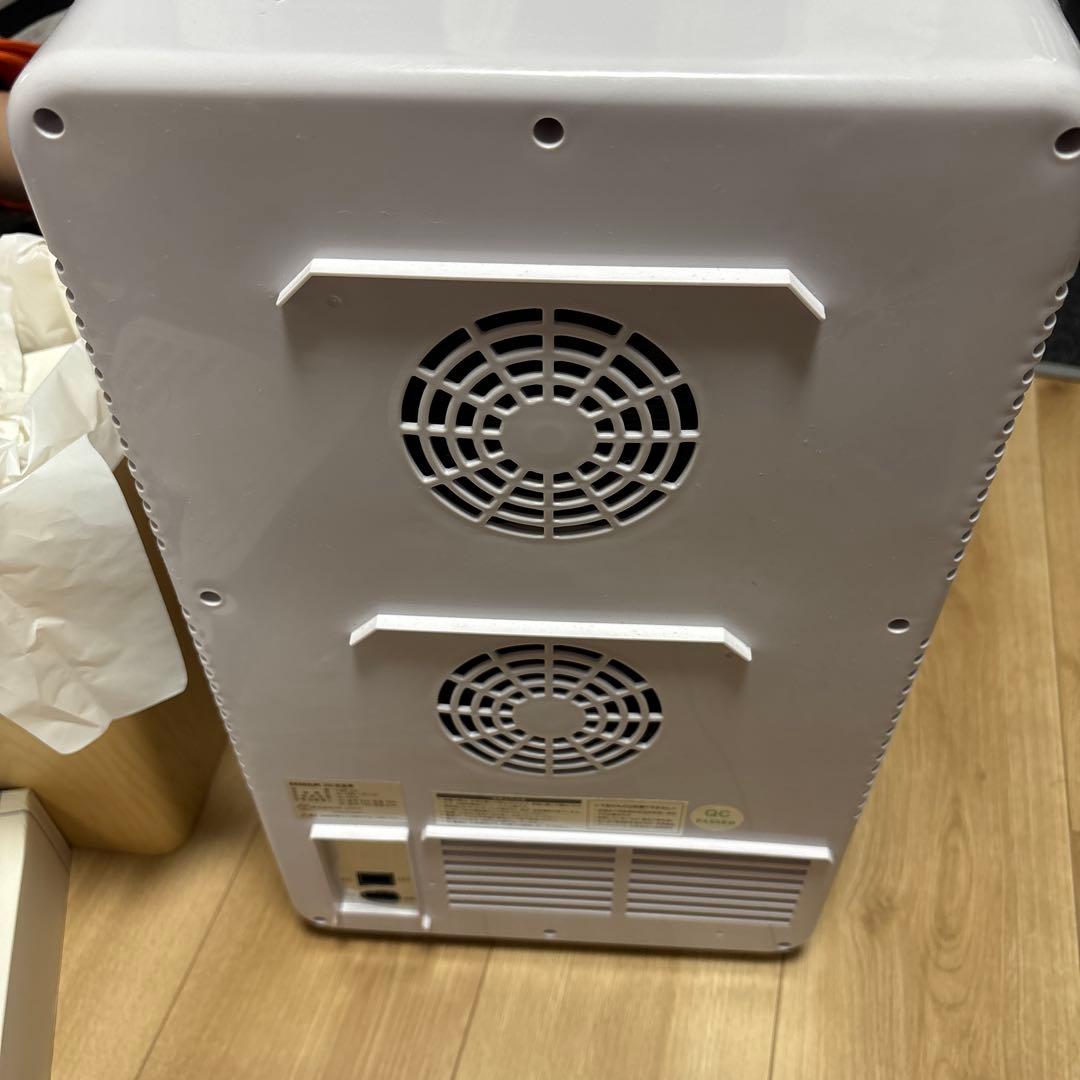 ホワイト冷温庫 2段収納 タッチ式　車載可