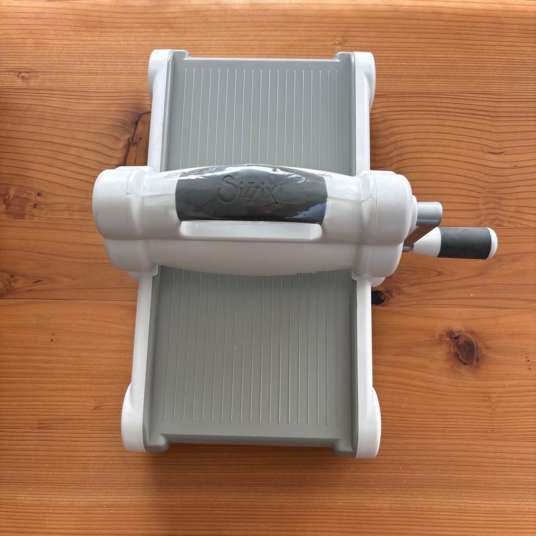 Sizzix ビッグショット ダイカットマシン カッティングマシン